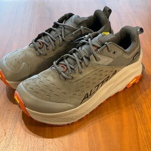Olympus 6 GTX low Altra Men's Gray and Orange Athletic Shoes